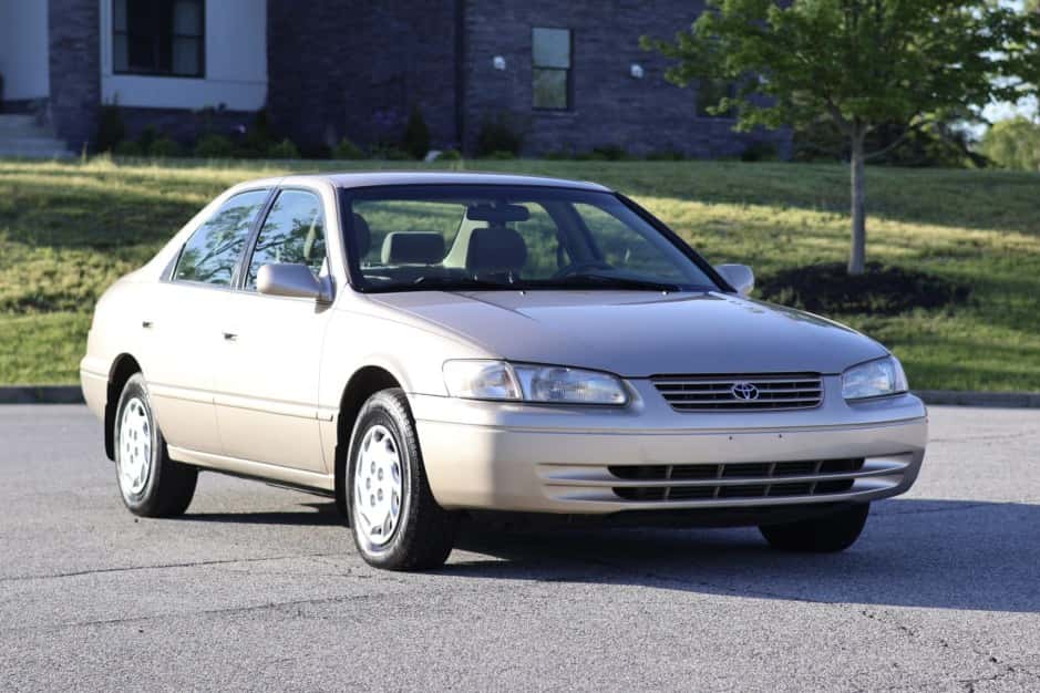 1998 Toyota Camry sold for $5,899