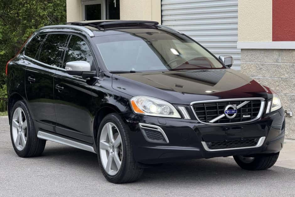2010 Volvo  sold for $9,700