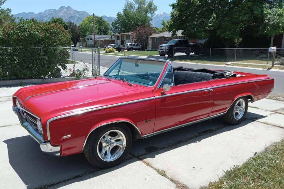 1964 Oldsmobile Cutlass sold for $9,800