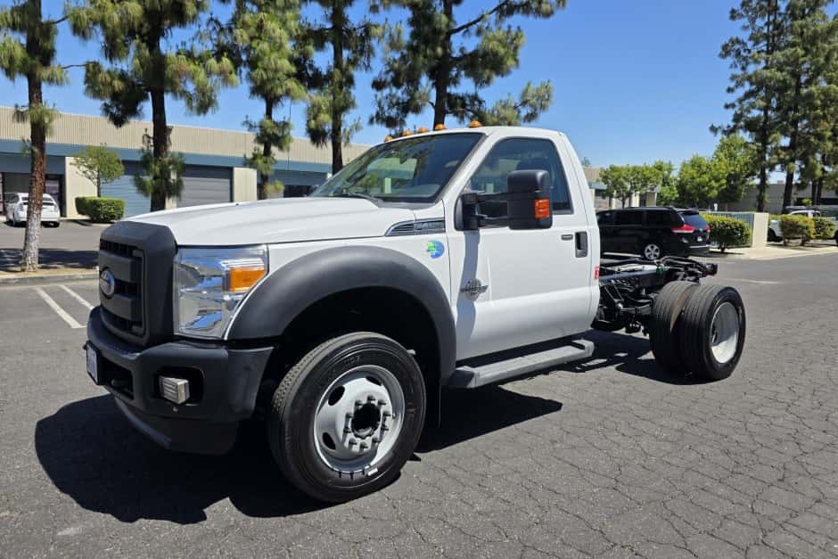 2012 Ford Super Duty 2011-2016 sold for $25,000