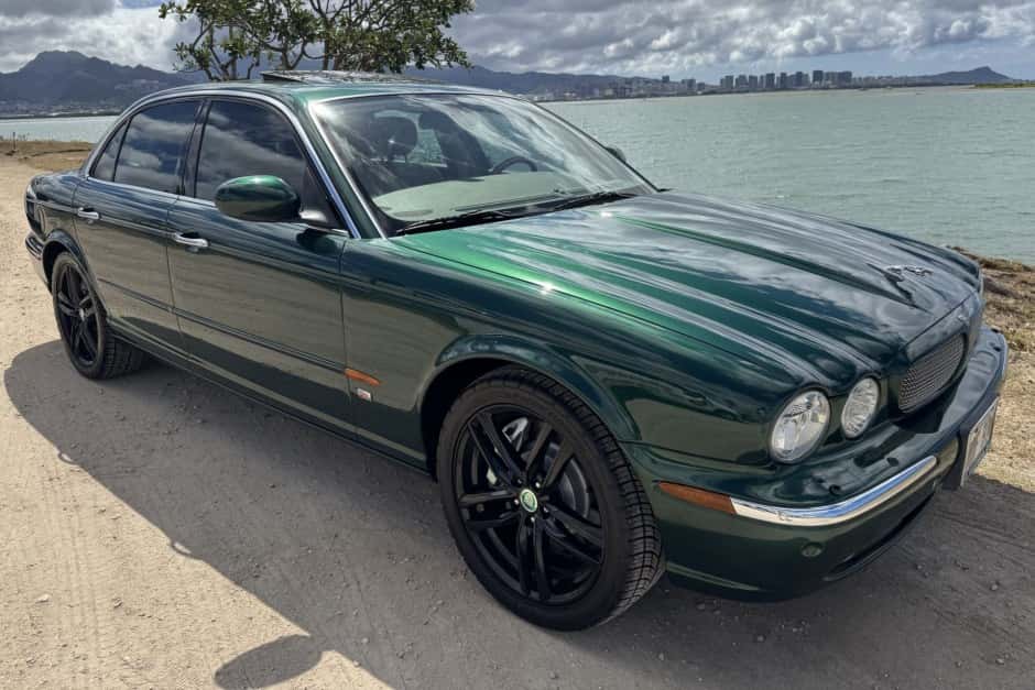 2004 Jaguar X350/X356/X358 XJR (2004-2009) sold for $6,100
