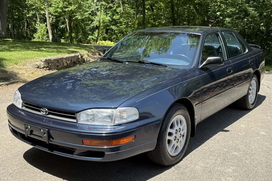 1992 Toyota Camry sold for $11,750