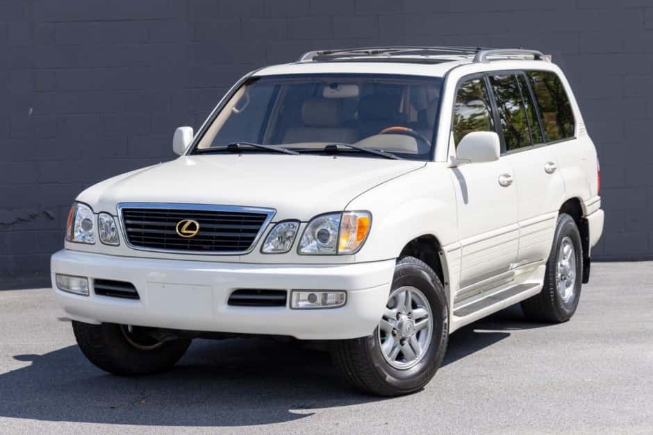 2001 Lexus LX470 sold for $10,750