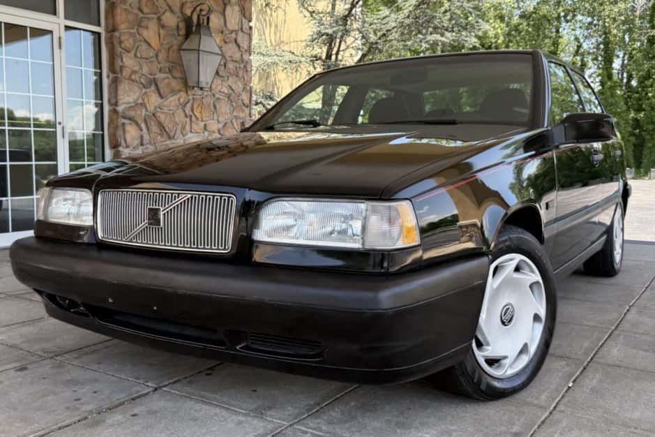 1995 Volvo 850 sold for $8,500