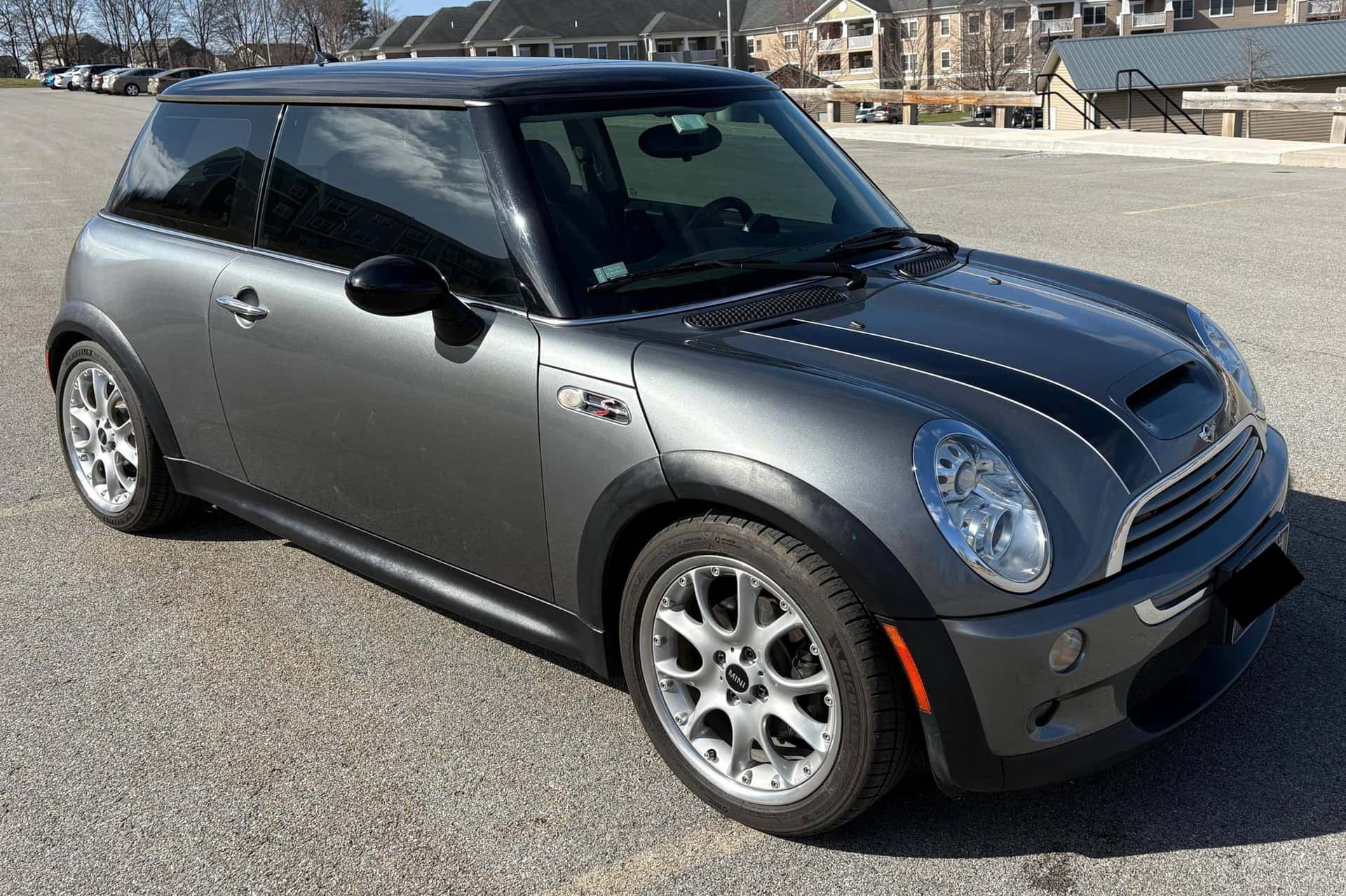 2006 MINI Cooper sold for $8,900