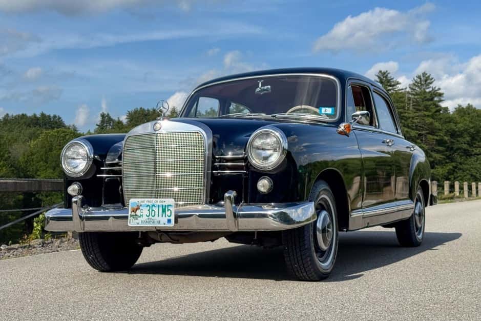 1960 Mercedes-Benz Ponton sold for $12,501