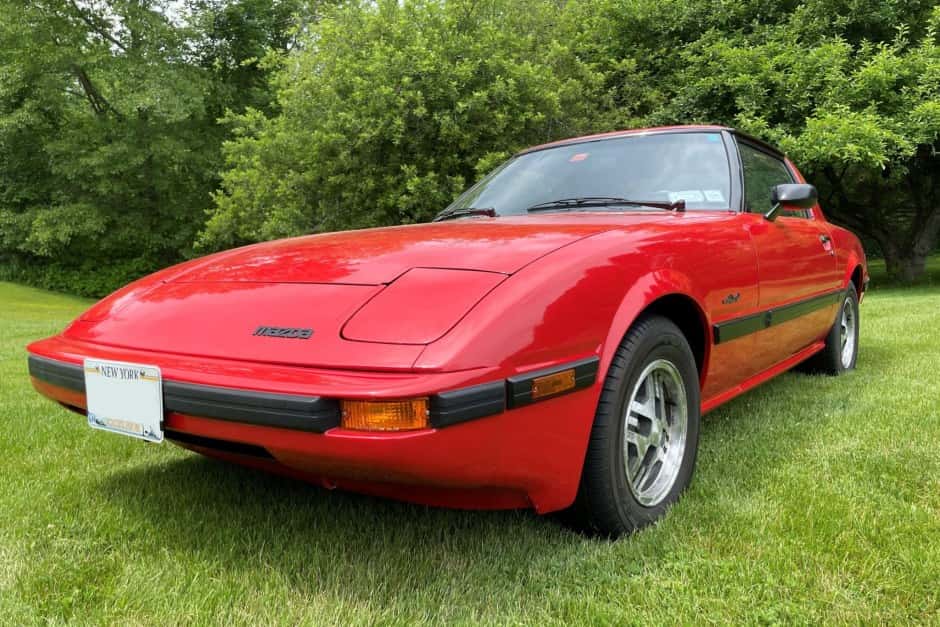 1983 Mazda RX-7 FB sold for $12,800