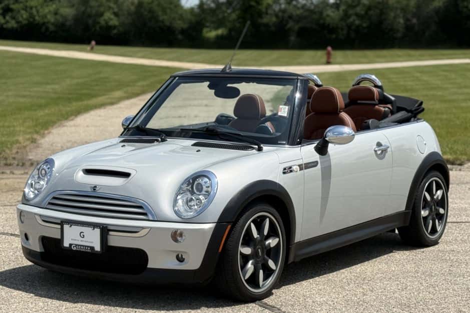 2008 Mini R52 Cooper Convertible sold for $15,001