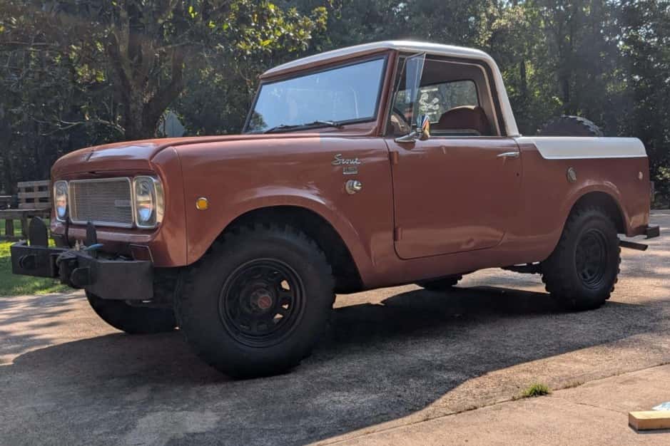 1969 International Harvester Scout 800A sold for $7,800