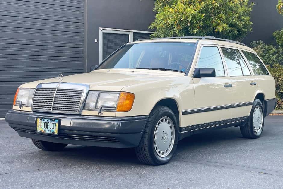 1987 Mercedes-Benz W124 E-Class sold for $16,750