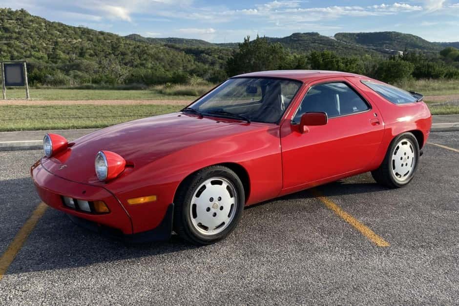 1985 Porsche 928 sold for $21,928