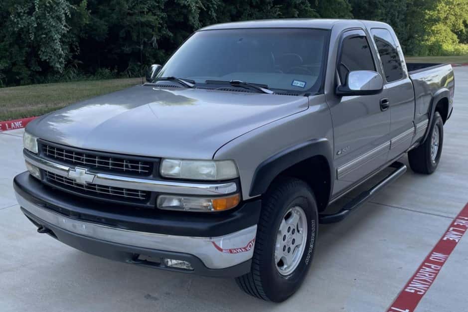 1999 Chevrolet Silverado GMT800 (1999-2007) sold for $24,250
