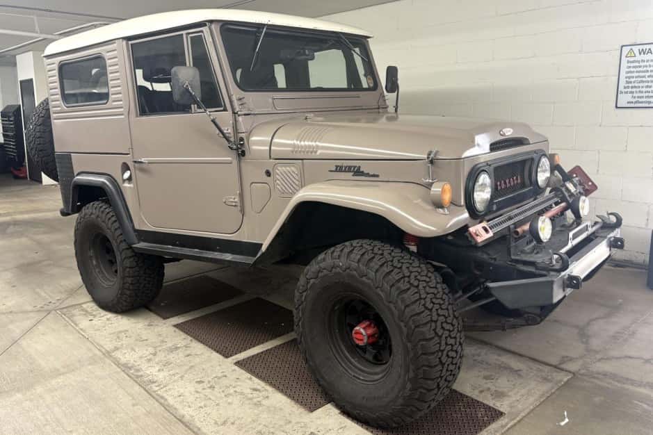 1965 Toyota Land Cruiser FJ40 sold for $34,777