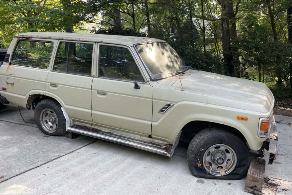 1982 Toyota Land Cruiser 60-Series sold for $2,600
