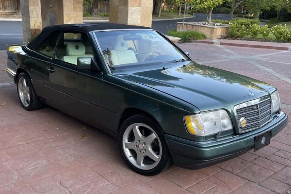 1995 Mercedes-Benz W124 E-Class sold for $5,100