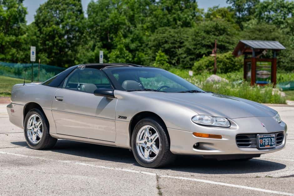 1999 Chevrolet Camaro 4th Generation 1993-2002 sold for $10,500