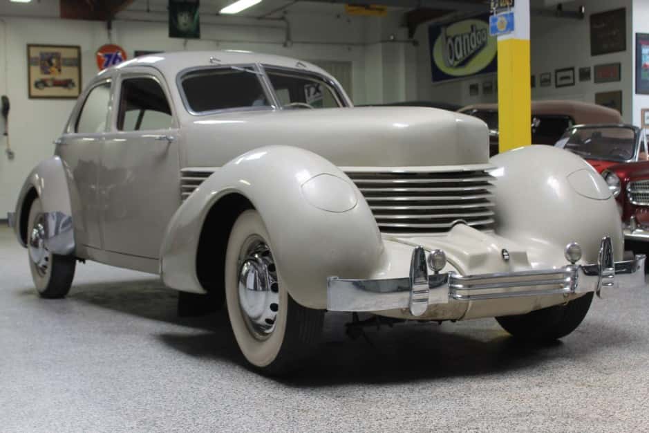 1936 Cord 810/812 sold for $21,000
