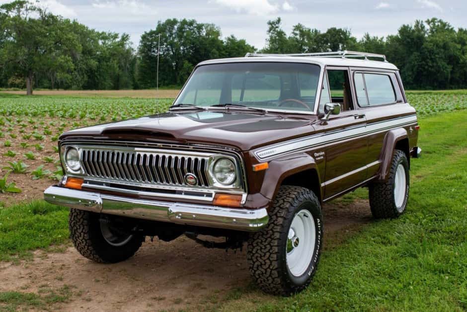 1977 Jeep SJ Cherokee sold for $18,500