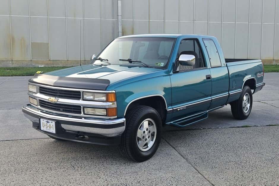 1994 Chevrolet C/K GMT400 (1988-2002) sold for $21,500