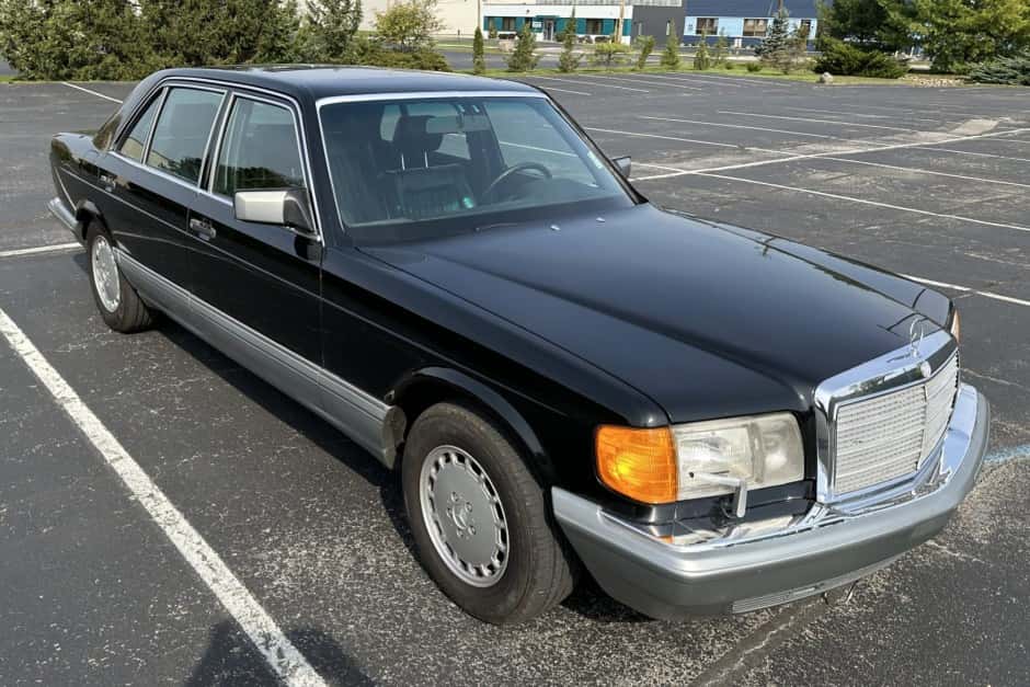 1987 Mercedes-Benz W126 S-Class sold for $3,550