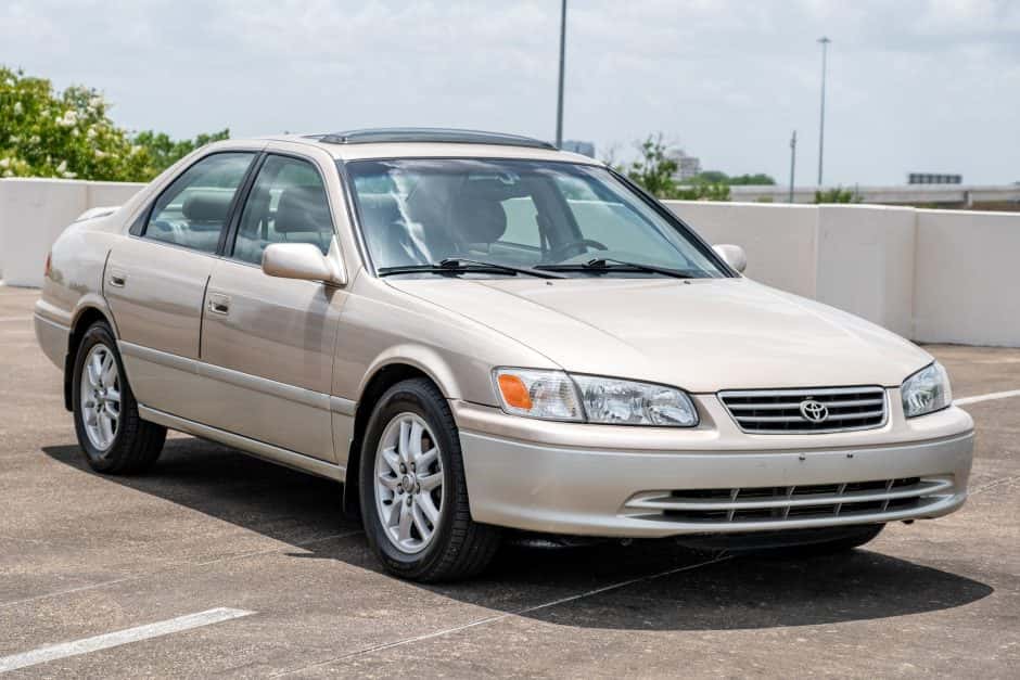 2001 Toyota Camry sold for $9,200