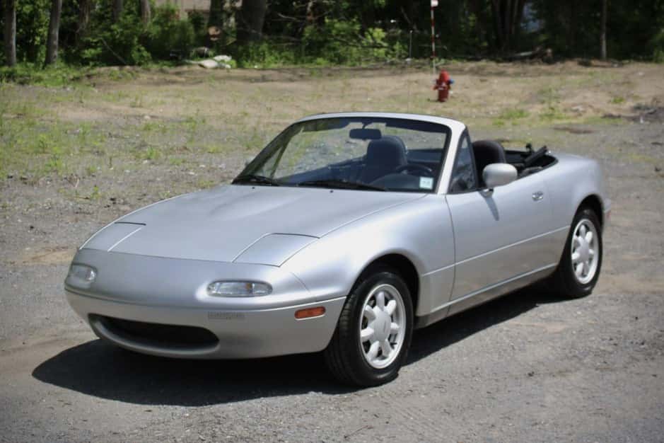 1992 Mazda NA MX-5 Miata sold for $8,200