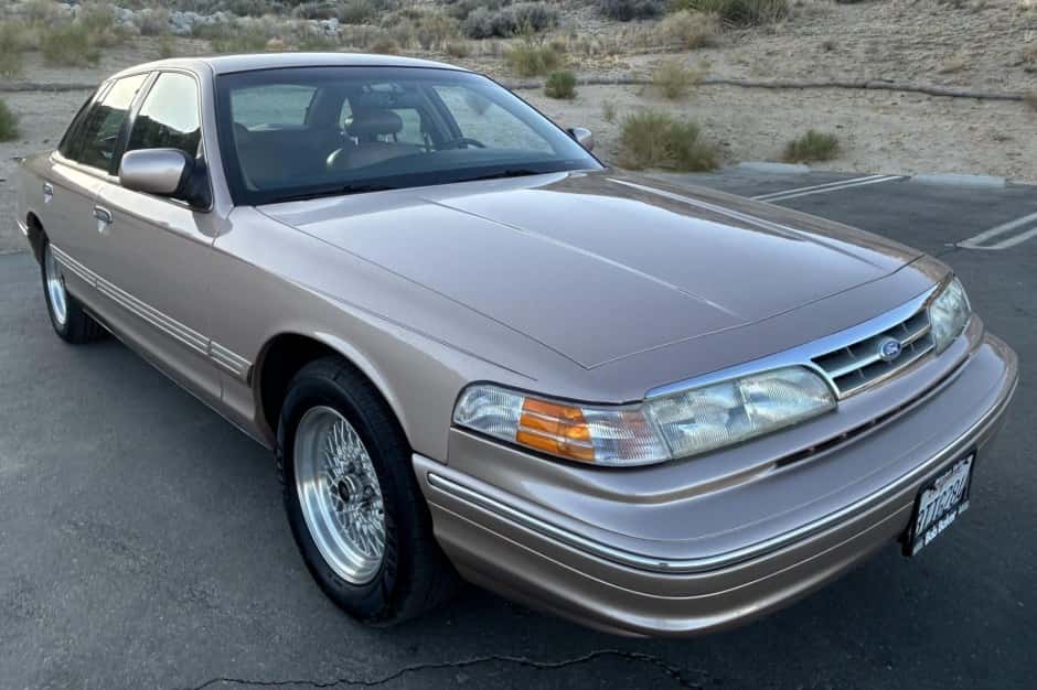 1996 Ford Crown Victoria sold for $12,500