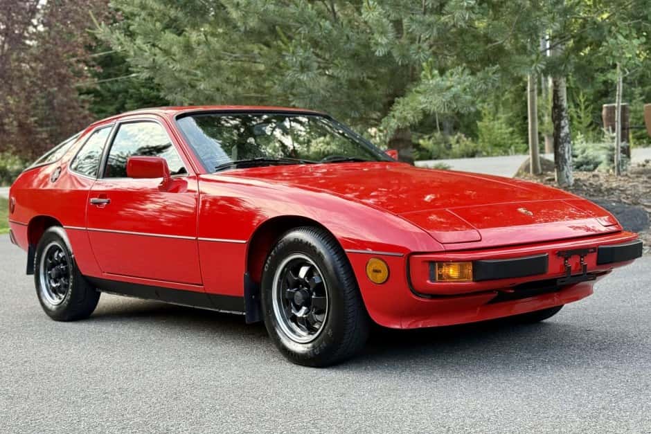 1979 Porsche 924 sold for $11,000
