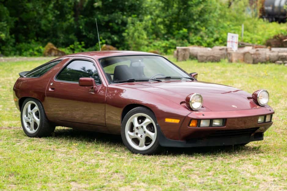 1984 Porsche 928 sold for $8,400