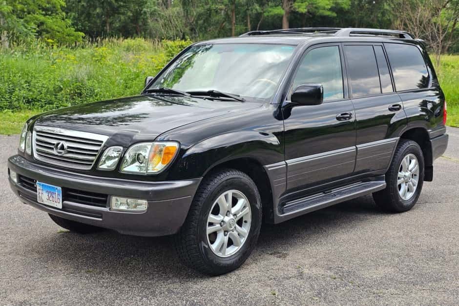 2004 Lexus LX470 sold for $16,000