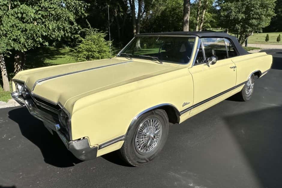 1965 Oldsmobile Cutlass sold for $11,900