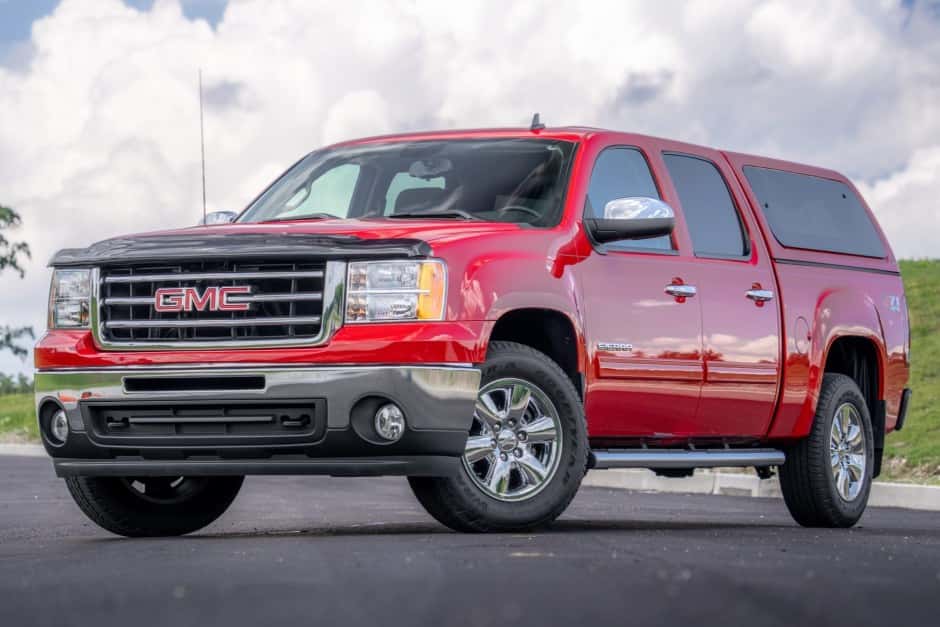 2013 GMC Sierra (GMT900 2007-2013) sold for $30,500