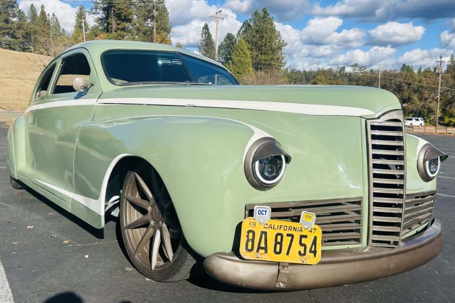 1947 Packard Clipper sold for $10,000