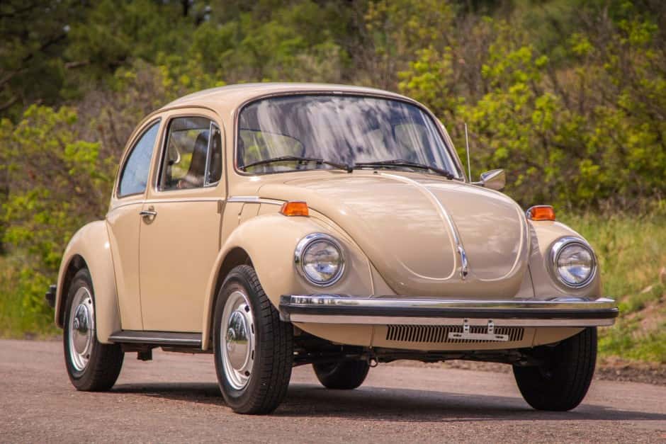1974 Volkswagen Super Beetle sold for $15,750