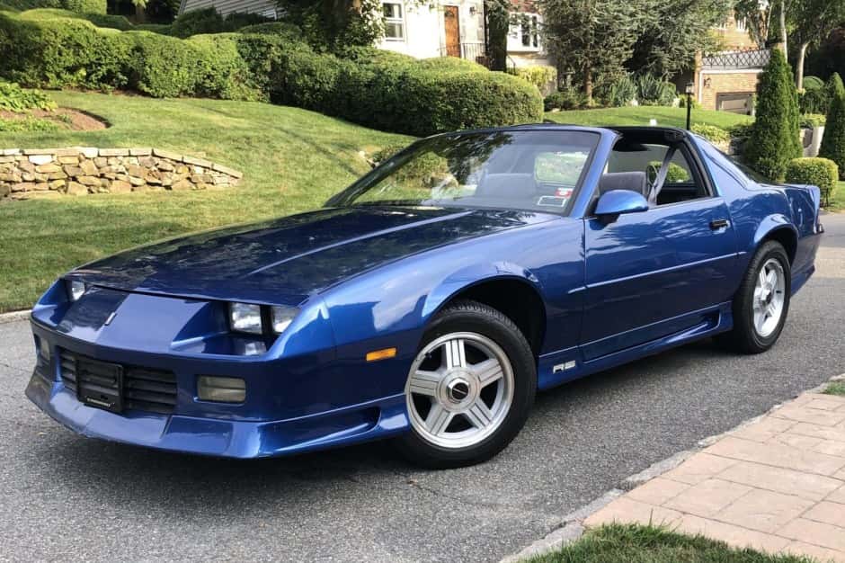 1991 Chevrolet Camaro 3rd Generation 1982-1992 sold for $7,825