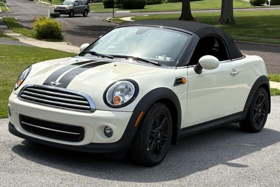 2013 Mini R58 & R59 Coupe & Roadster sold for $12,550