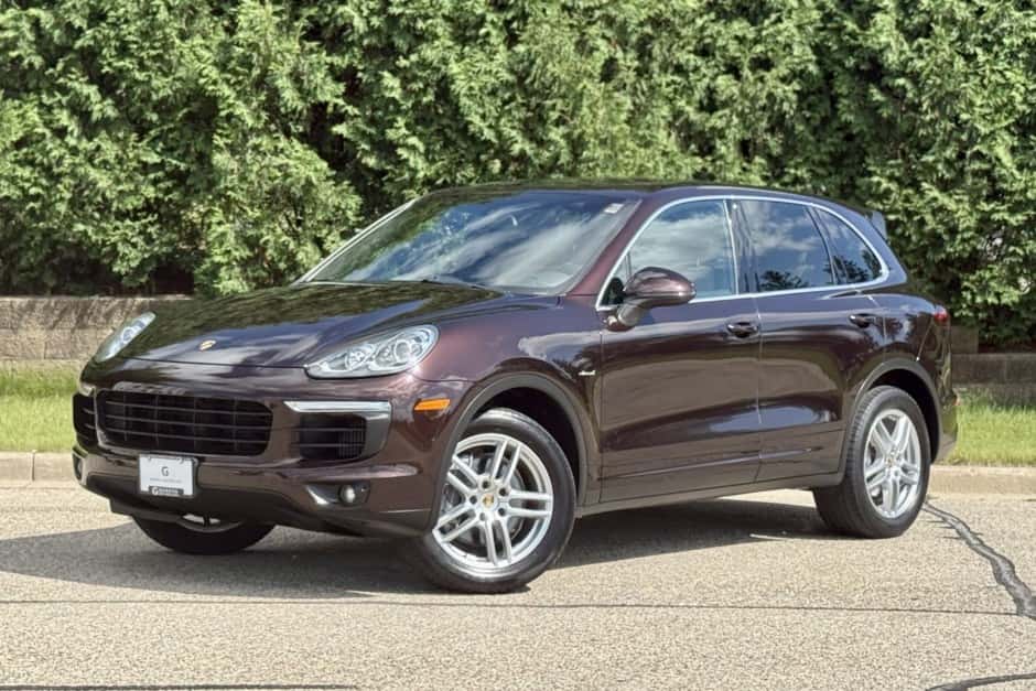 2015 Porsche 958 Cayenne (2011-2018) sold for $25,250