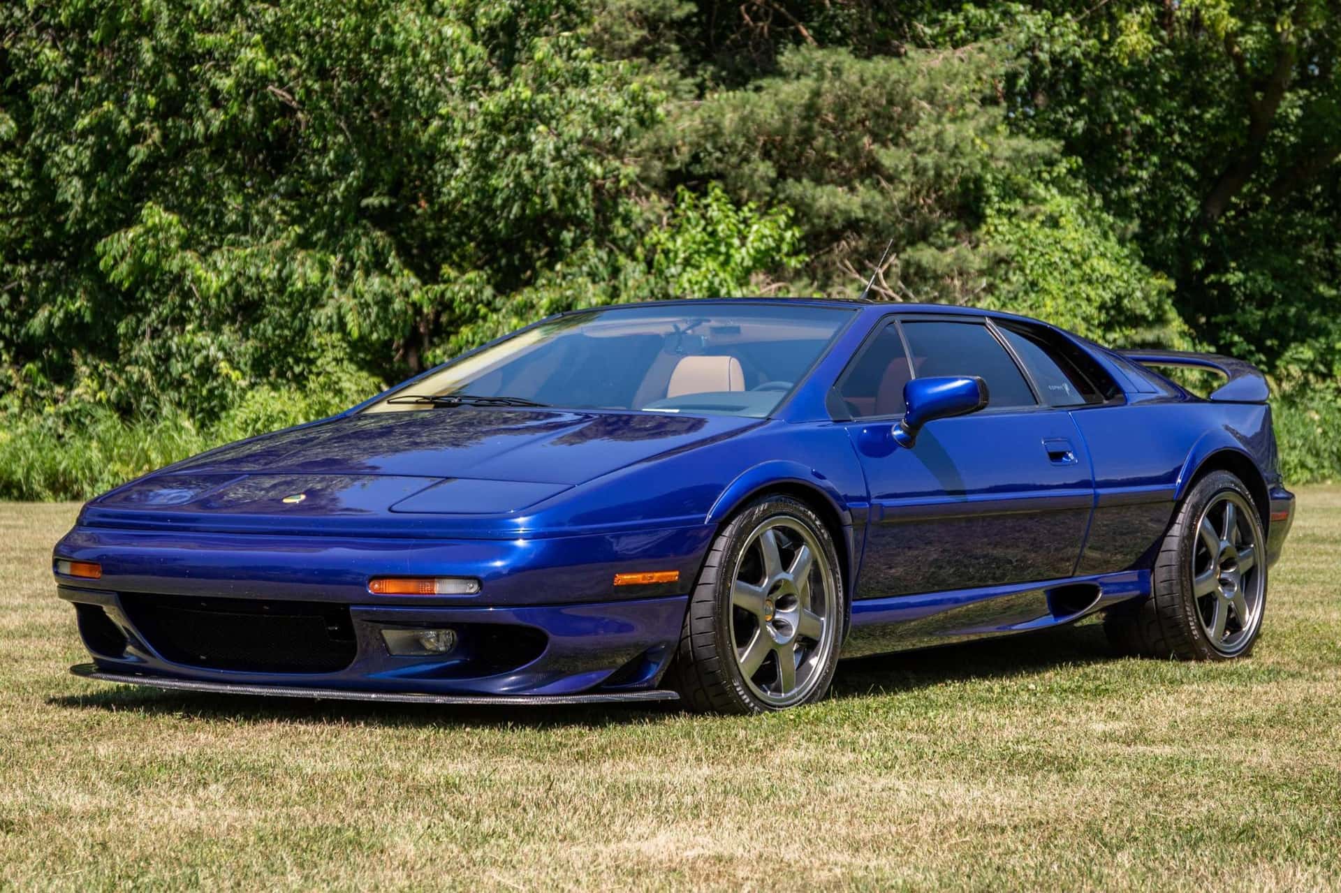 1997 Lotus Esprit sold for $47,500