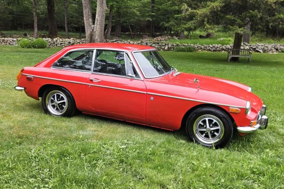 1971 MG MGB sold for $10,250