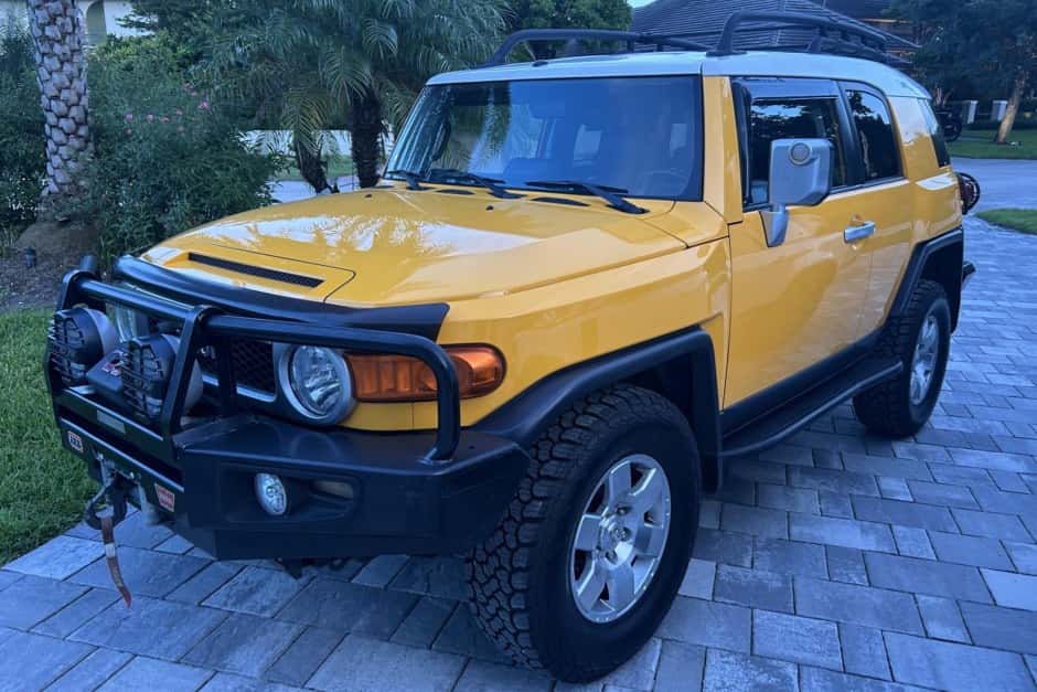 2007 Toyota FJ Cruiser sold for $17,500