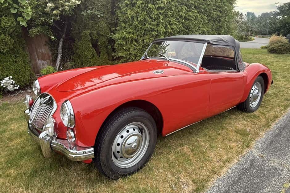 1959 MG MGA sold for $10,500