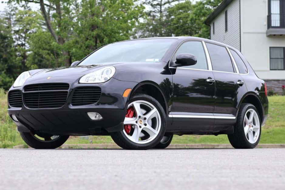 2006 Porsche 955/957 Cayenne (2003-2010) sold for $12,000