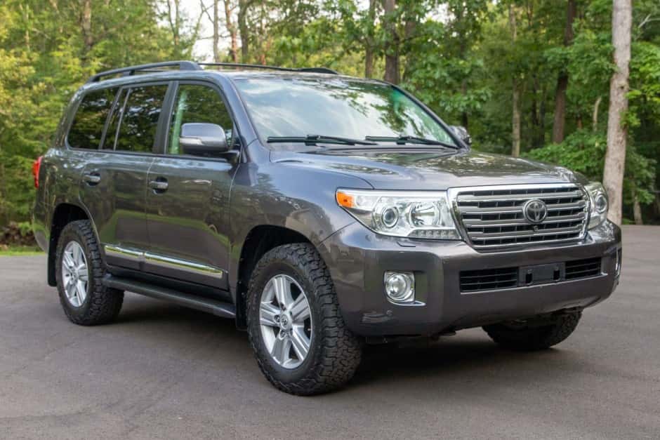 2014 Toyota Land Cruiser 200-Series sold for $35,500