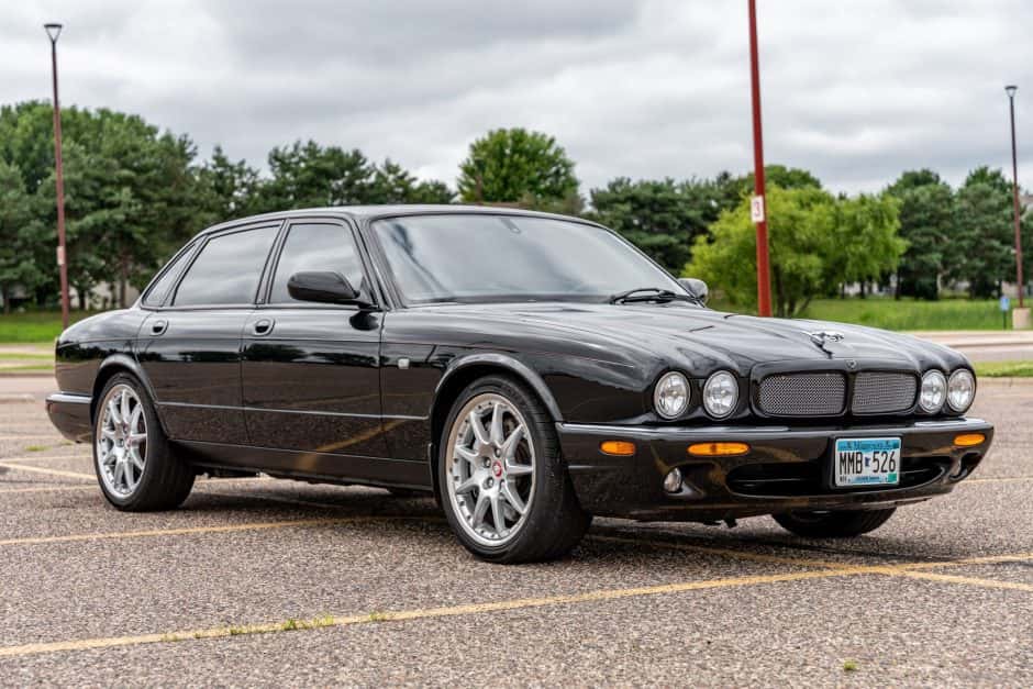 2002 Jaguar X308 XJR (1998-2003) sold for $26,000