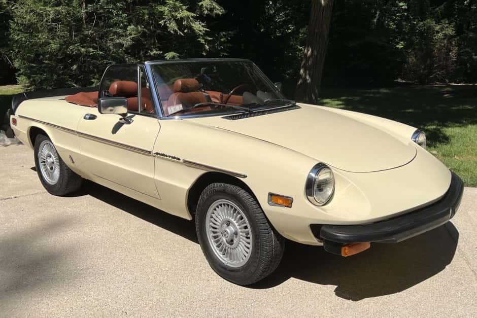 1981 Alfa Romeo 105/115 Spider Series 2 sold for $6,250
