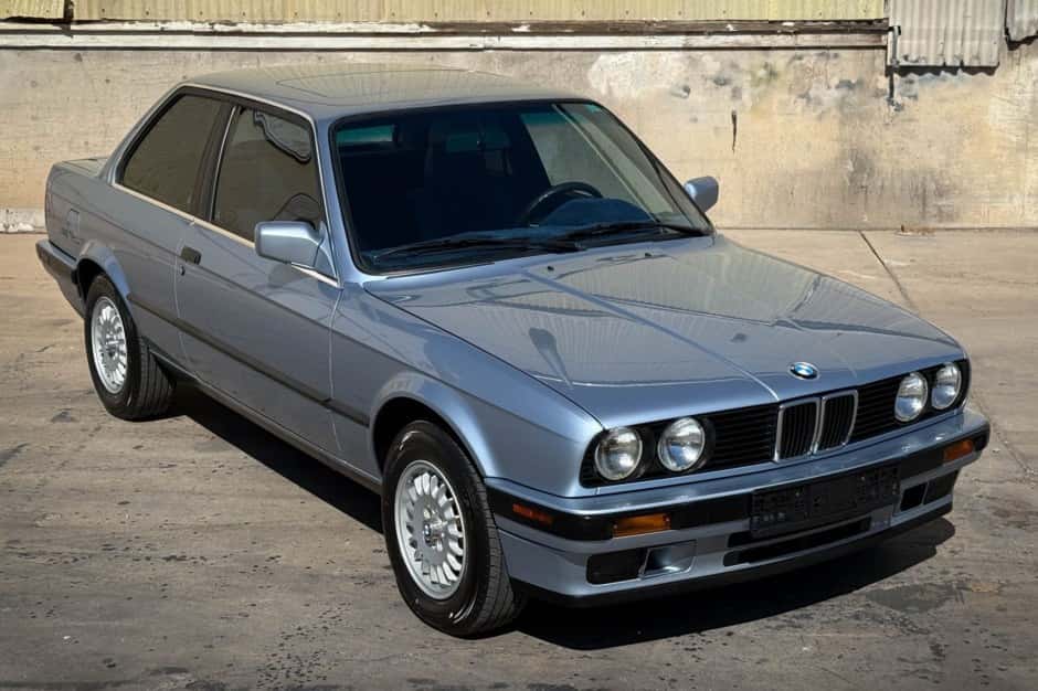 1990 BMW E30 3-Series Coupe sold for $18,300