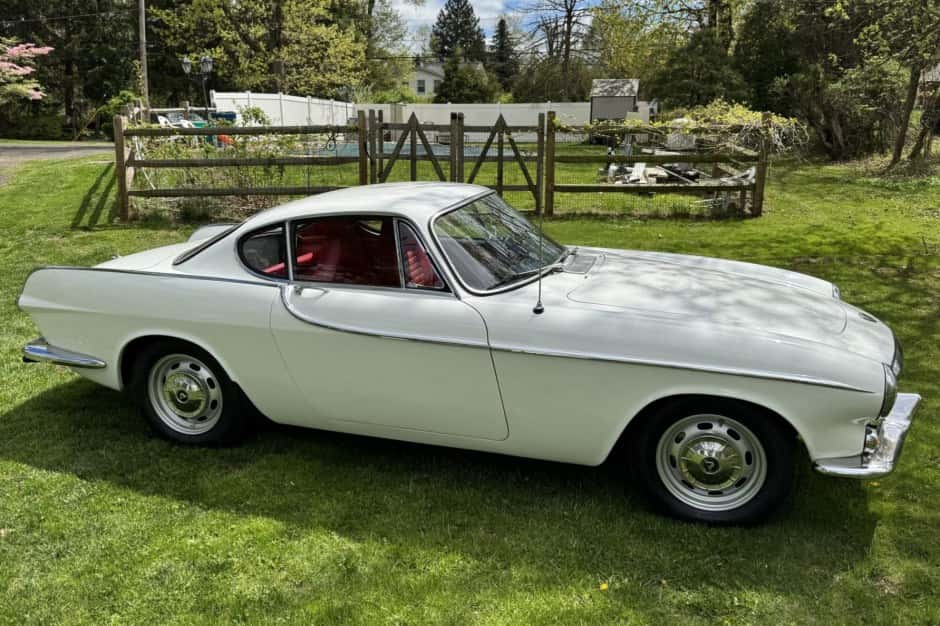 1965 Volvo P1800/1800 sold for $19,250