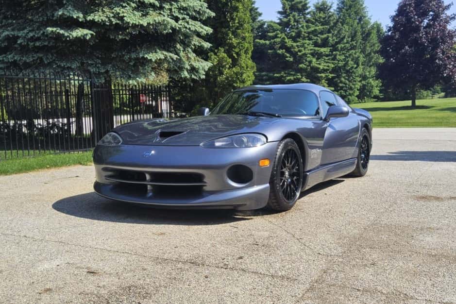 2000 Dodge Viper SR II (1996-2002) sold for $64,001