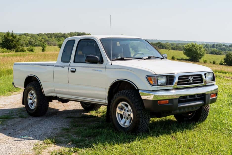 1996 Toyota Tacoma (N1X0 1995-2005) sold for $25,000