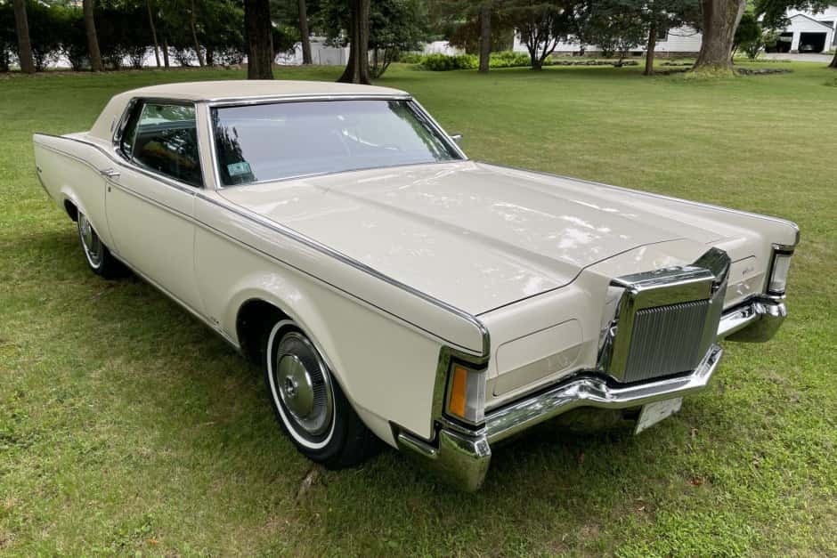 1971 Lincoln Continental Mark III (1969-1971) sold for $28,000
